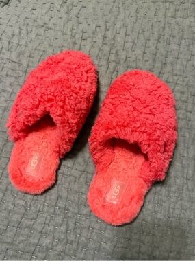 UGG Maxi Curly Slippers